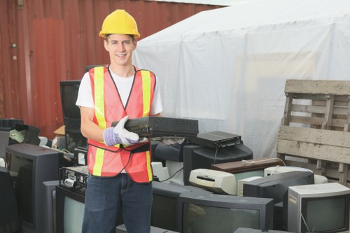 Lockable skip ensuring waste security